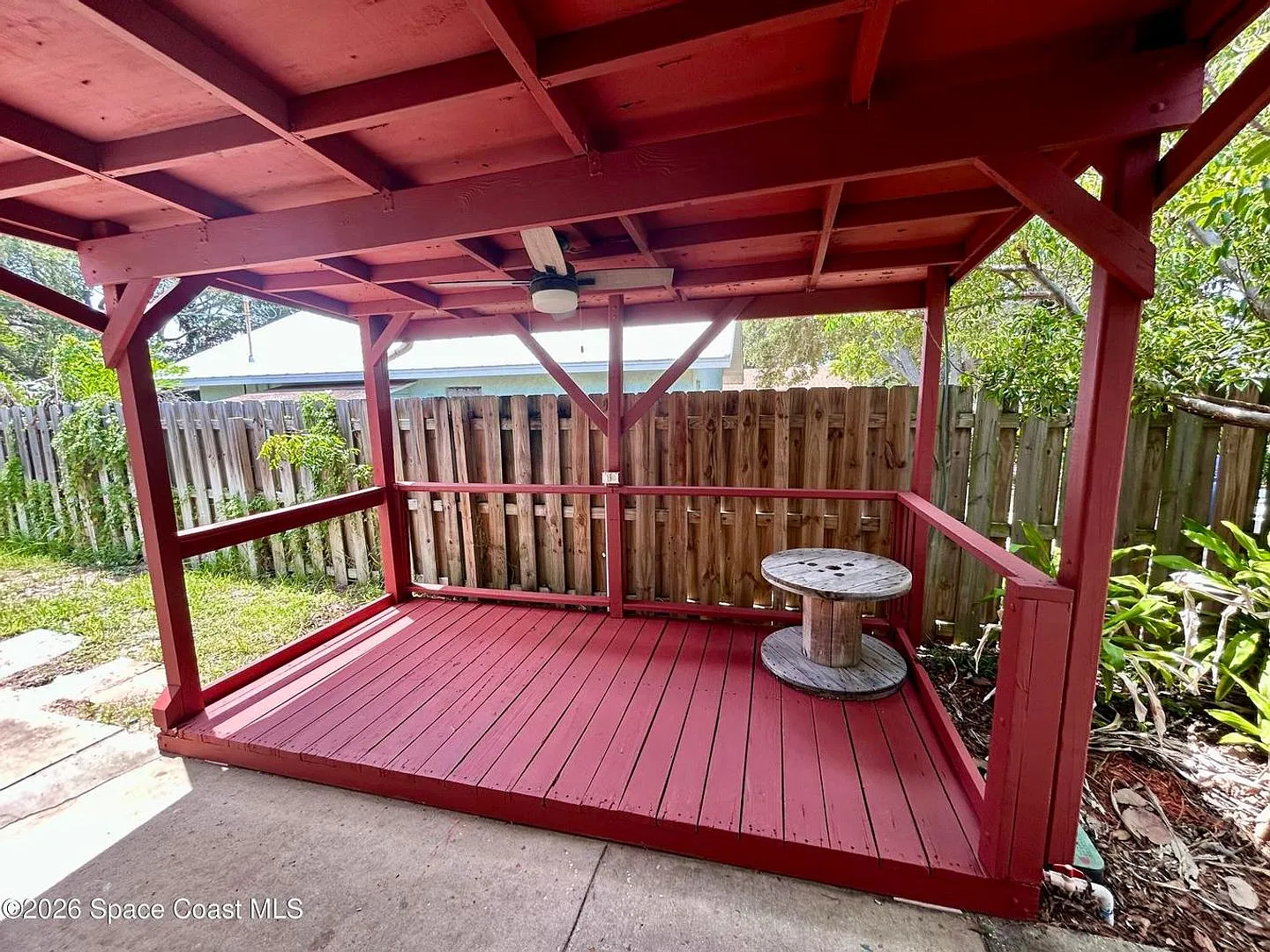 Adorable duplex walking distance to beach — Photo 4