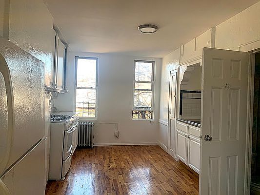 1st image of 231 Boerum St APT 2L