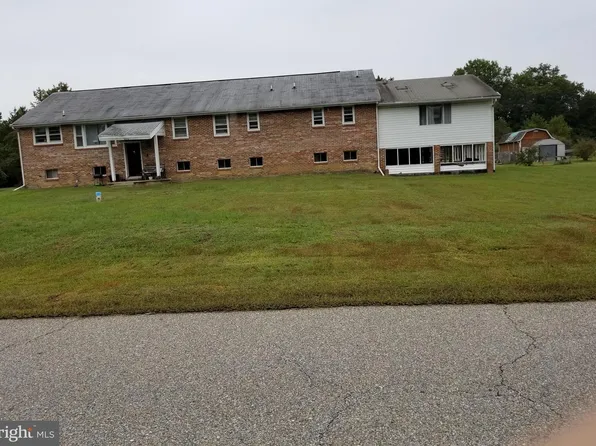 8210 Warren Dr, Pomfret, MD 20675