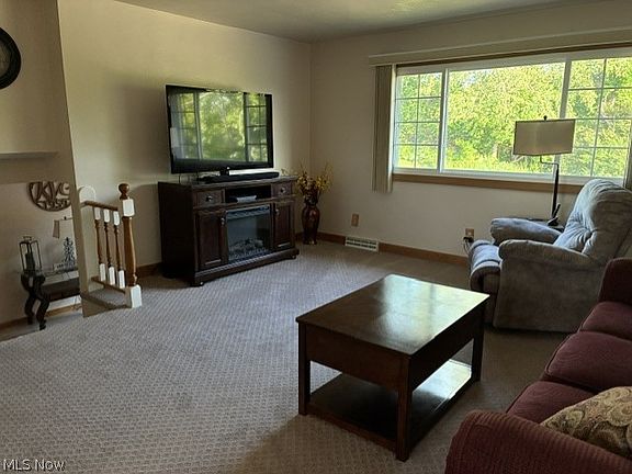 4th image of 224 Lorraine Dr