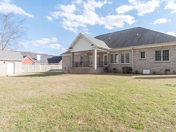 4th image of 2601 Clifton Dr SE