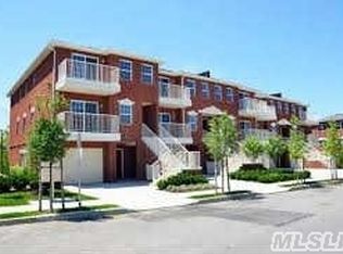 317 Endeavor Pl, College Point, NY 11356