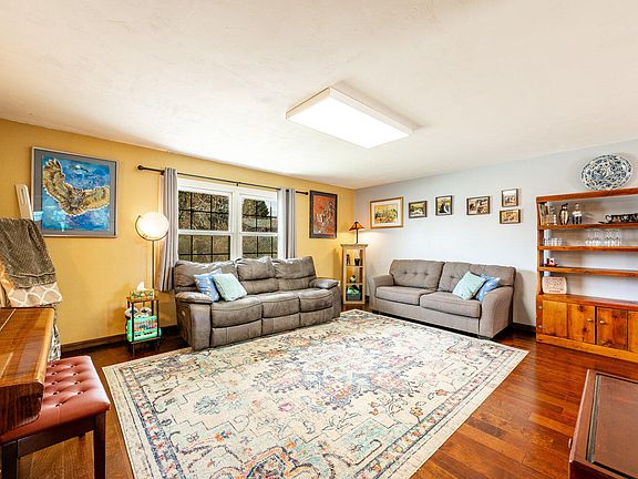 4th image of 1977 Colonial Dr