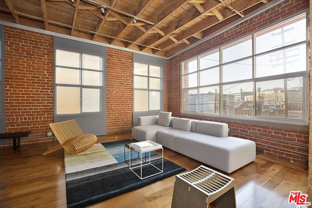 1 bed, 1.0 bath, 1380 sqft, $4,700 — Photo 1