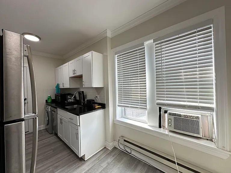 3817.5 N Greenview Ave #W3 — Photo 8