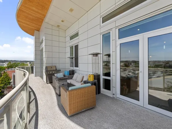 20416 Park Ave #609, Langley, BC V3A 0N2