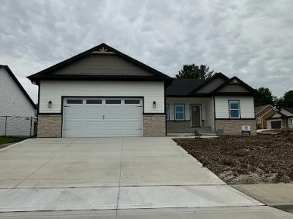 2301 N 8th Ave E, Newton, IA 50208