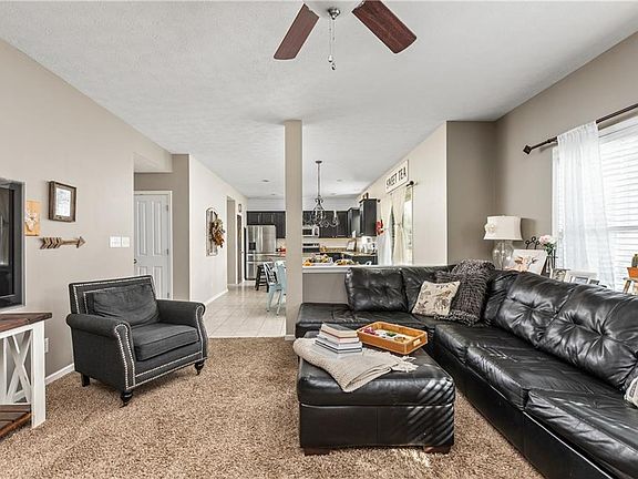 4th image of 7757 Estate Dr