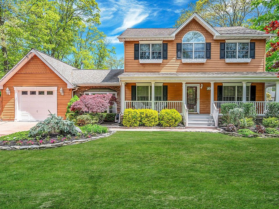 1st image of 35 Fernwood Avenue