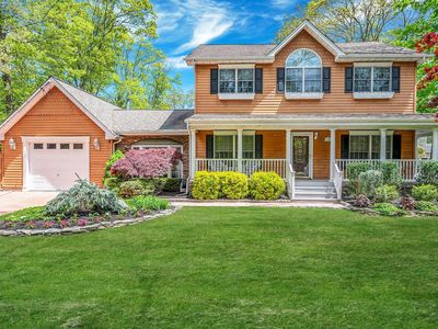 35 Fernwood Avenue, Oakdale, NY, 11769