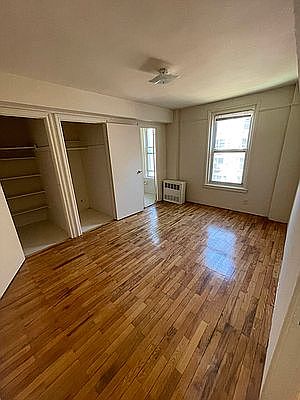 2nd image of 7124 Ridge Blvd #5