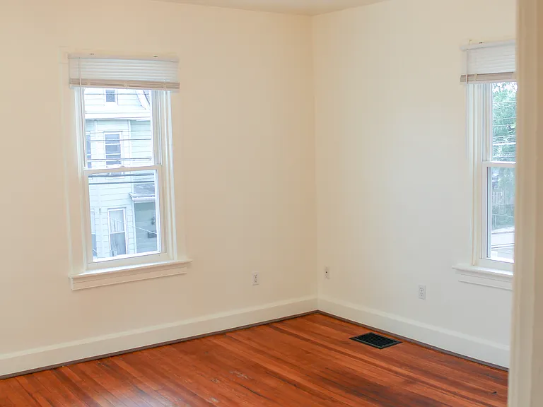 732 Salem Ave — Photo 21