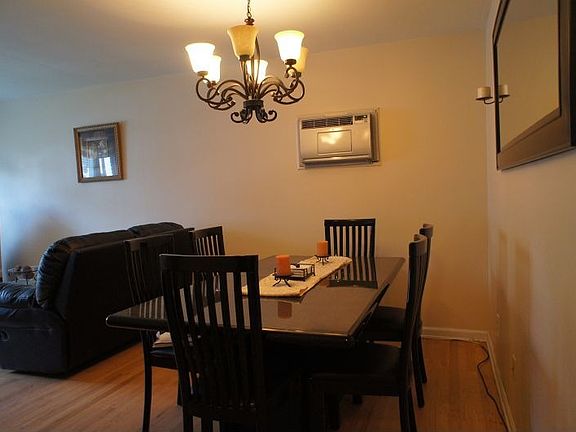 4th image of 46 E Lincoln Ave