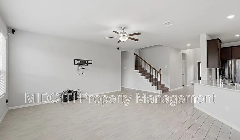 1858 Lauter Ln — Photo 7