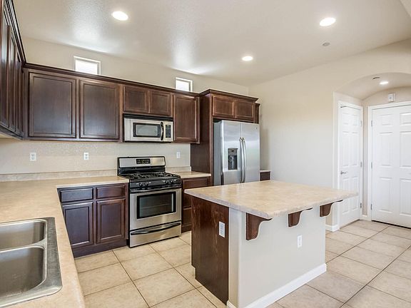 4th image of 5301 E Commerce Way Unit 46101