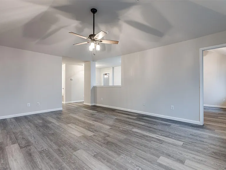 1817 Heron Dr — Photo 14