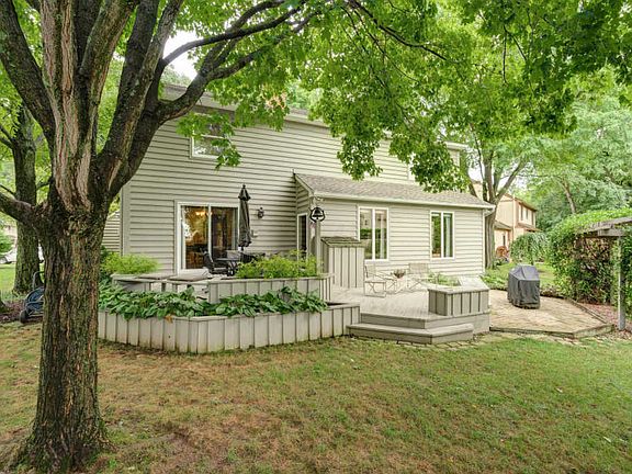 5th image of 6475 Meadowbrook Cir