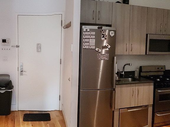 5th image of 33 2nd Ave APT 4B