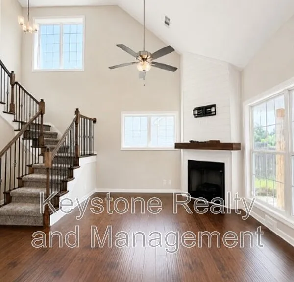384 Wingfield Dr — Photo 5