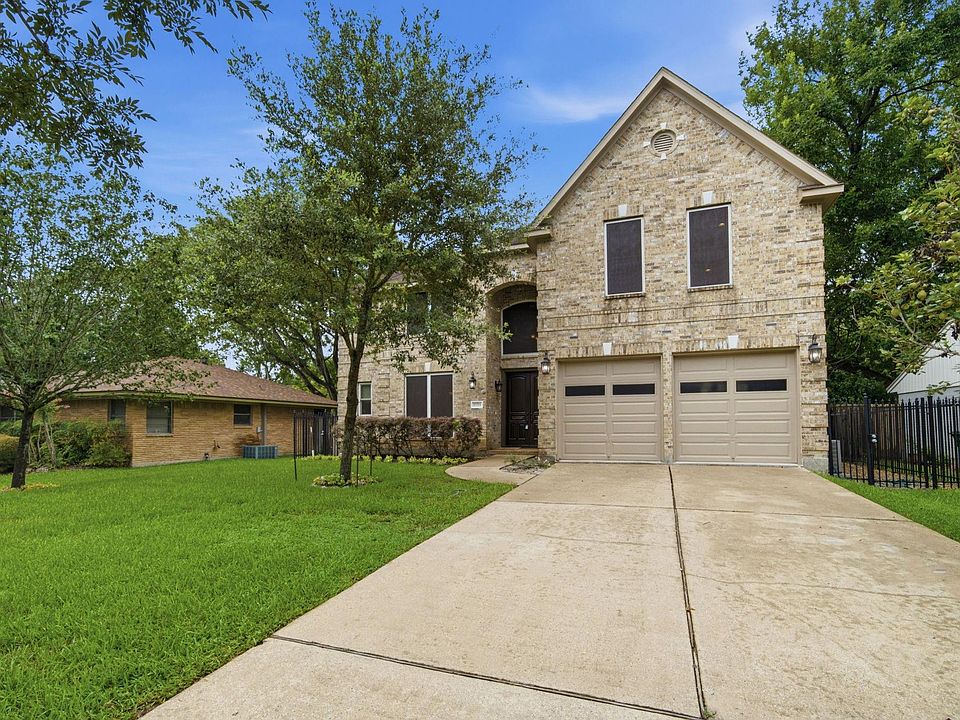 1st image of 11211 Greenwillow Dr