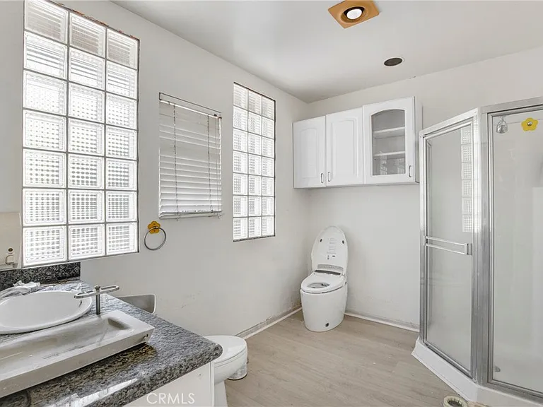 20871 Betron St — Photo 32