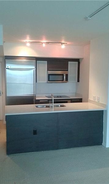 2nd image of 500 Brickell Ave APT 601