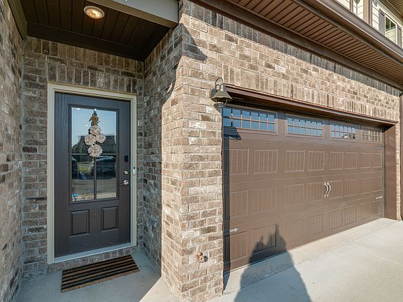 2nd image of 2414 Lightbend Dr