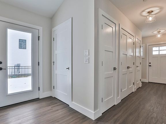 3rd image of 11 Pendleton Farms Lane