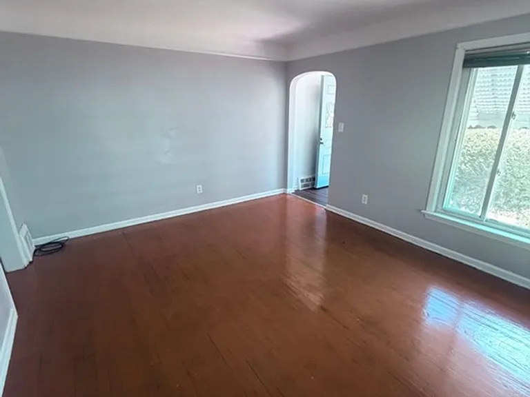 11215 Langton Ave — Photo 4