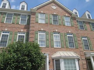 218 Park Square Ln, Pittsburgh, PA 15238