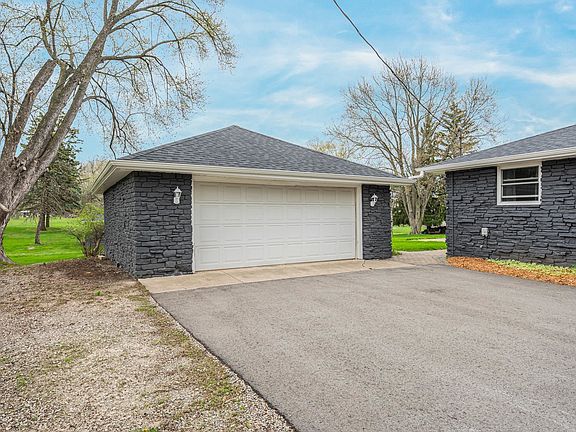 2nd image of 1034 S Ridge Ln
