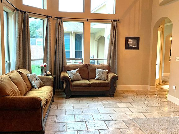3rd image of 3620 Vineyard Way