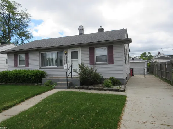 19340 Georgia St, Roseville, MI 48066