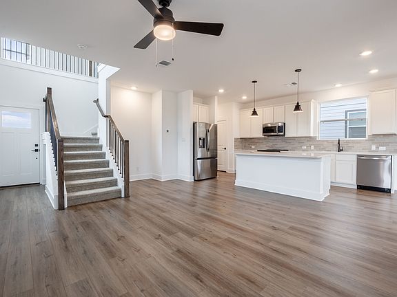 5th image of 173 Sycamore Pines Ln