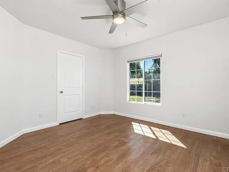 835 Barsby St #MAIN HOUSE — Photo 18