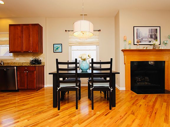 4th image of 1763 W Morse Ave APT 2W