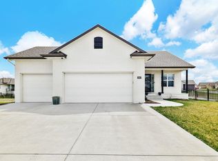 5867 E Central Park Ave, Bel Aire, KS 67220
