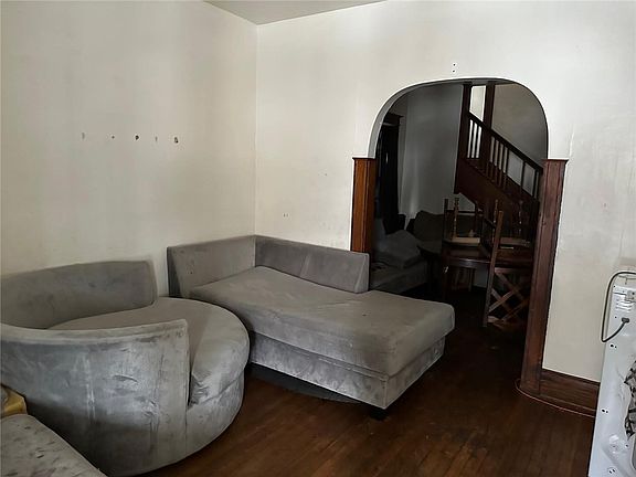 2nd image of 759-761 Norton St