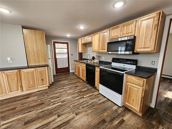4th image of 13903 E Lake Jasper South Ave