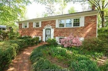 2nd image of 8325 Fleetwood Ct