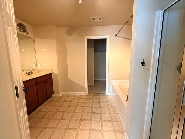 734 Grove Manor Park — Photo 22