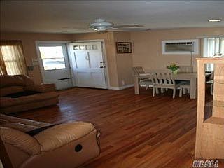 1st image of 70 Woodbine Dr N