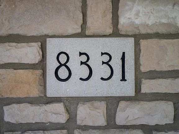 3rd image of 8331 Glencrest Dr