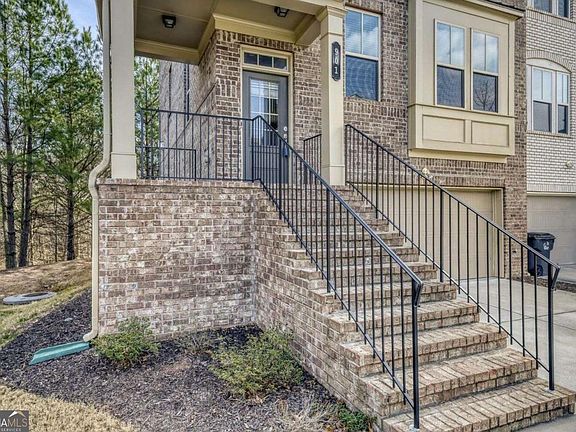3rd image of 901 Sunset Park Dr