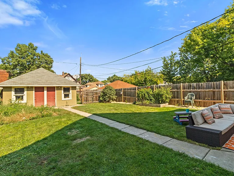 1061 Dayton Ave #L — Photo 3