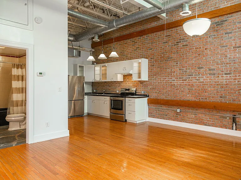107 1st St S #201 — Photo 15