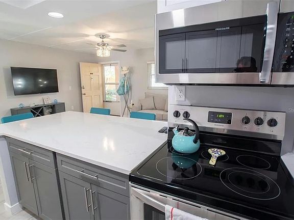 5th image of 12760 Indian Rocks Rd APT 1017