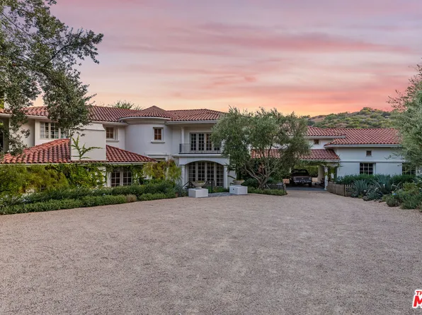 20580 Natoma Estates Dr, Woodland Hills, CA 91364