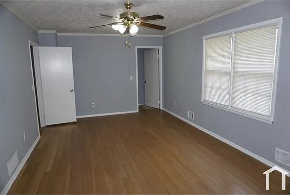 1303 Burbank Trl — Photo 19