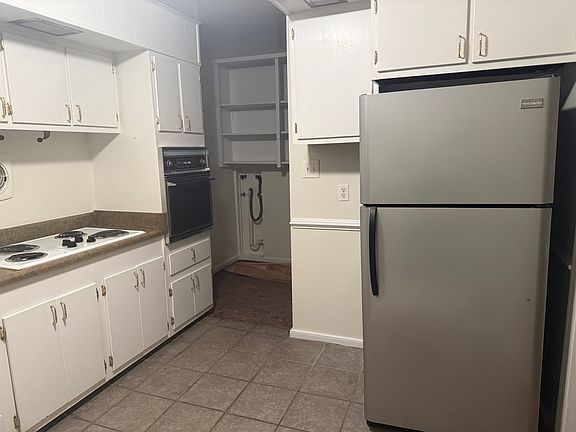 2nd image of 8703 Woodlake Dr